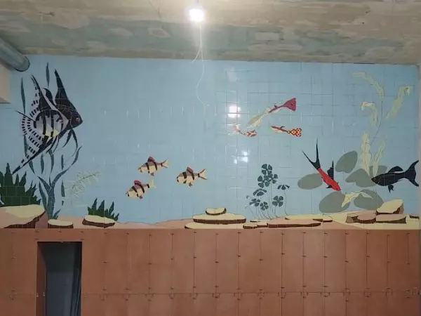 Фото к материалу: В Ростове в бывшем зоомагазине отреставрировали уникальное мозаичное панно