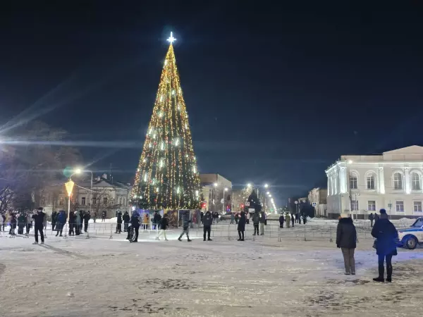 Фото к материалу: Глава Новочеркасска уволил начальника службы эксплуатации за плохую уборку снега в городе
