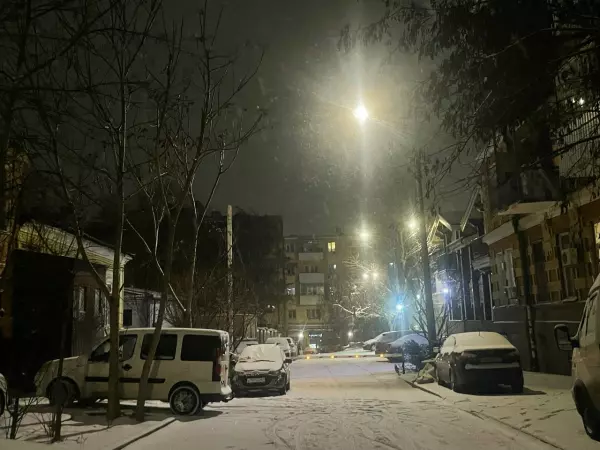 Фото к материалу: За неправильную уборку снега ростовчанам грозят штрафы до пяти тысяч рублей