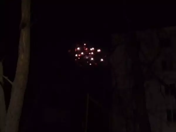 Фото к материалу: Залетела в форточку: В Ростове ребенок пострадал при взрыве петарды