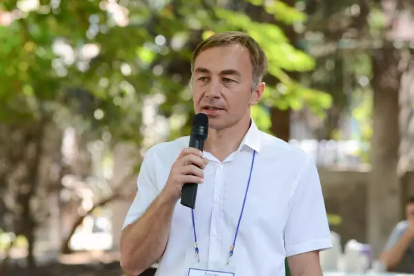 Фото к материалу: И. о. главы администрации Железнодорожного района Ростова стал Артур Хостов