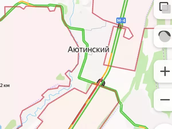 Фото к материалу: Из-за ДТП гигантская пробка сковала движение в Красносулинском районе