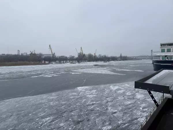 Фото к материалу: Ростовчане запечатлели обледеневший Дон: яркие кадры