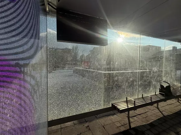 Фото к материалу: В центре Ростова разбили «умную» остановку