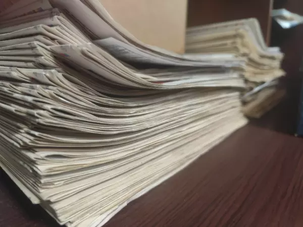 Фото к материалу: Старые газеты и клейстер: проверенные дедовские методы, как утеплить жилье