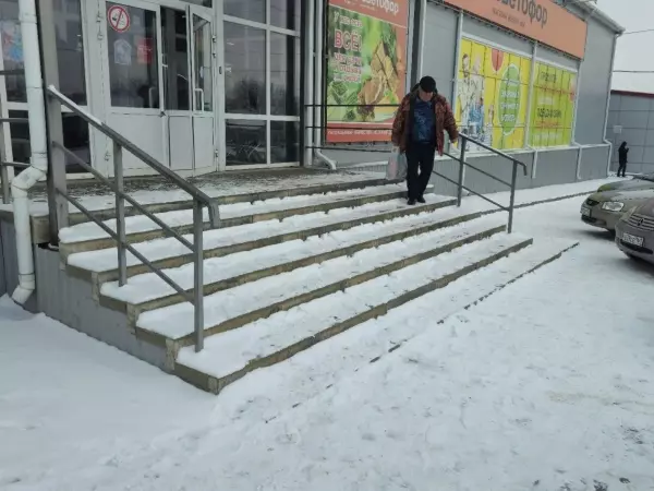 Фото к материалу: В Ростовской области выявили более 170 нарушений при уборке снега