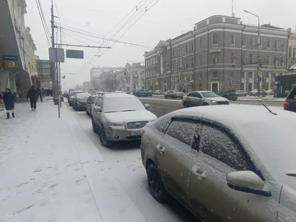 Фото к материалу: В Ростовской области на борьбу с непогодой подготовили 517 единиц техники