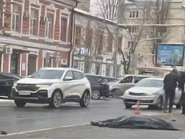 Фото к материалу: В Ростове на Красноармейской сбили мужчину