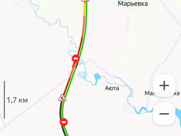 Фото к материалу: На трассе М-4 в Октябрьском районе движение затруднено из-за ремонтных работ