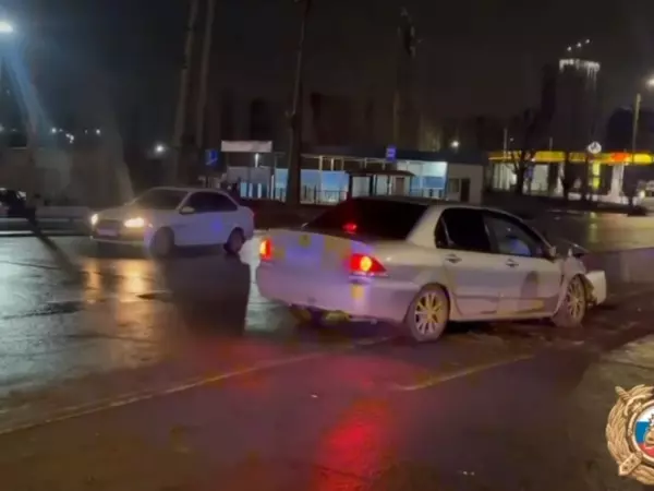 Фото к материалу: В Ростове водитель легковушки погиб после столкновения с бетонным ограждением