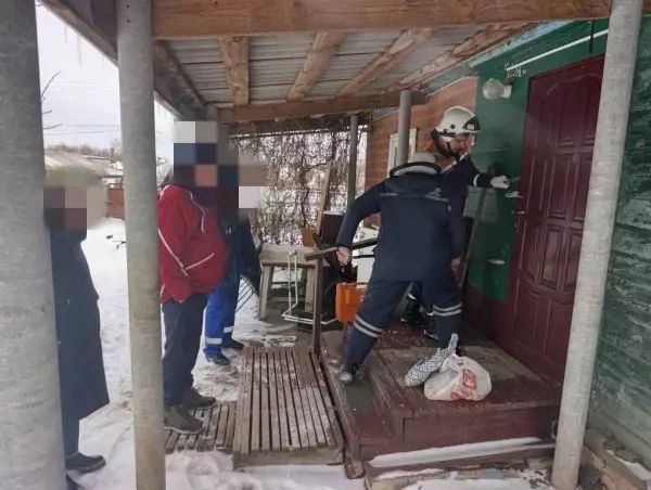 Фото к материалу: Мужчину с инсультом спасли из запертой квартиры в Ростовской области