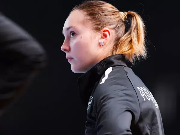 Фото к материалу: Вратарь ГК «Ростов-Дон» получила травму во время матча с  «Астраханочкой»