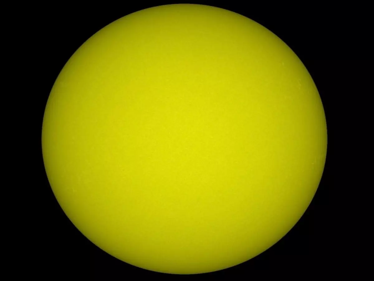 Солнце стало похоже на «идеальный диск» впервые за 5 лет из-за отсутствия пятен