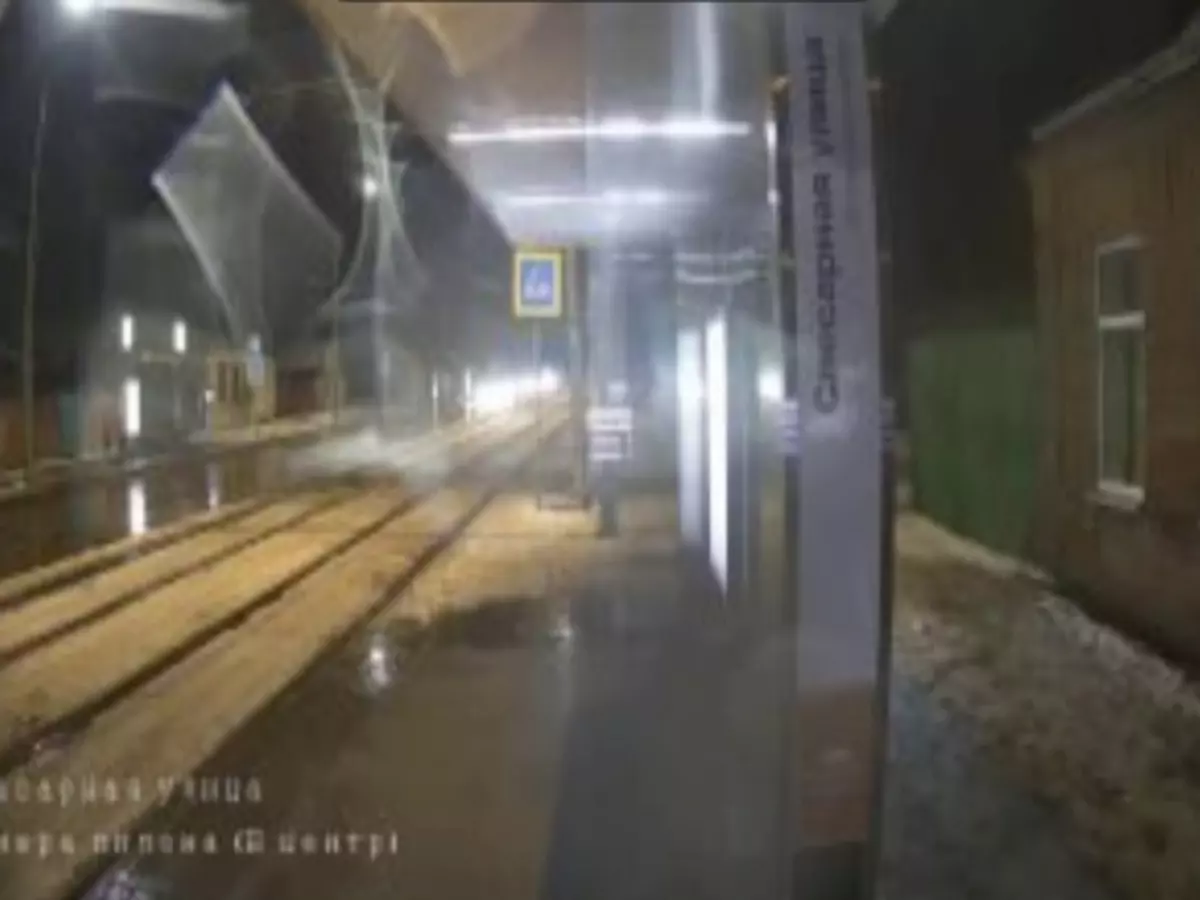 В Таганроге несовершеннолетние расстреляли два остановочных павильона