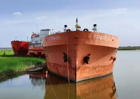 Корабли за миллионы: в Ростовской области на продажу выставили сухогрузы и танкеры