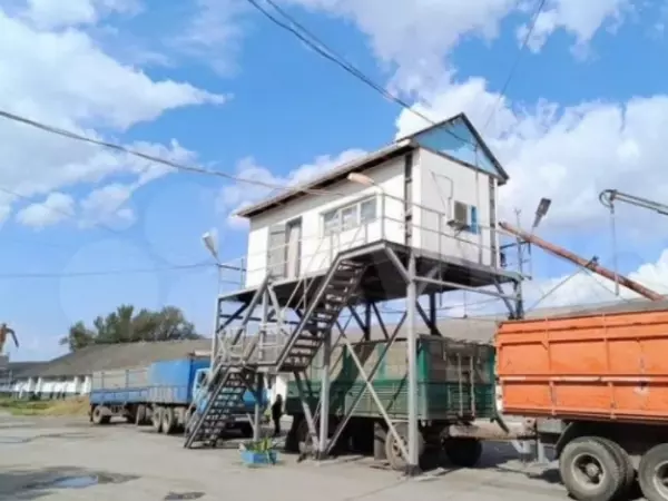 Фото к материалу: Элеваторный комплекс за 200 млн рублей выставили на продажу в Ростовской области