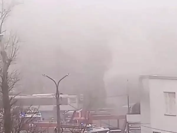 Фото к материалу: В Ростове на 2-й Краснодарской сгорел магазин