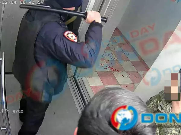 Фото к материалу: Появилось видео задержания мужчины, устроившего поножовщину в Суворовском