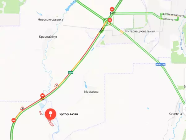 Фото к материалу: Пробка в 12 километров сковала движение на М-4 «Дон» в районе города Шахты