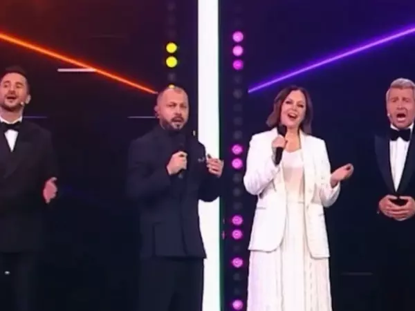 Фото к материалу: Ирина Безрукова неожиданно для всех запела и выступила с песней «По Дону гуляю»