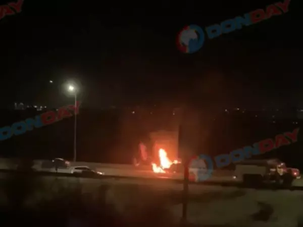 Фото к материалу: Машина сгорела дотла на Западном шоссе ночью 11 февраля