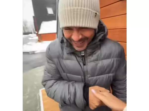 Фото к материалу: Павел Деревянко с женой пожаловались на обледеневшие улицы в Таганроге