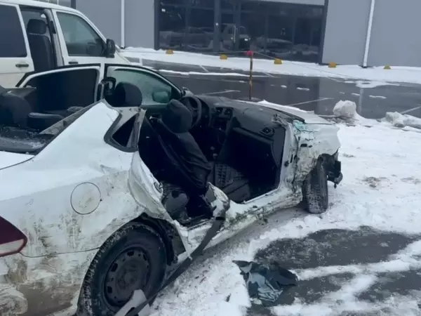 Фото к материалу: В Ростовской области два человека пострадали в ДТП с «КамАЗом»