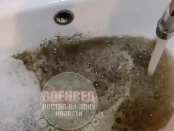 Фото к материалу: Грязевые ванны вынуждены принимать жители Военведа из-за плохой воды из крана