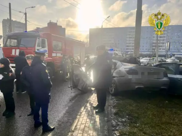 Фото к материалу: Прокуратура начала проверку после смертельной аварии на Северном в Ростове