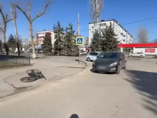 Фото к материалу: В Волгодонске водитель «Хендай Солярис» сбил подростка на велосипеде 