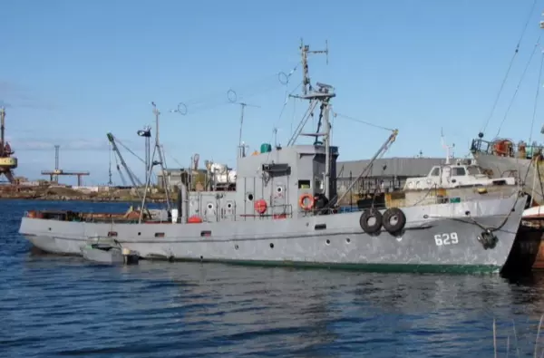 Фото к материалу: В Ростове на продажу за 11 млн рублей выставили бывшее военное судно