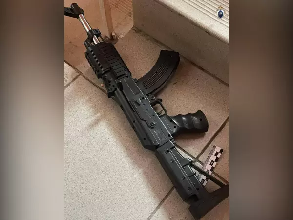 Фото к материалу: В Уфе девятиклассник открыл стрельбу из пневматики в гимназии № 16