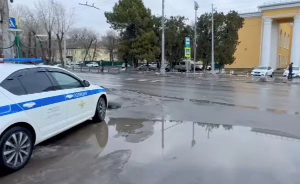 Фото к материалу: В Таганроге дедушка на «Ниссане» сбил пенсионерку и скрылся
