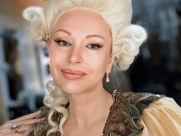 Фото к материалу: Ростовчанка Ирина Безрукова отреагировала на свадьбу Бероева с молодой актрисой