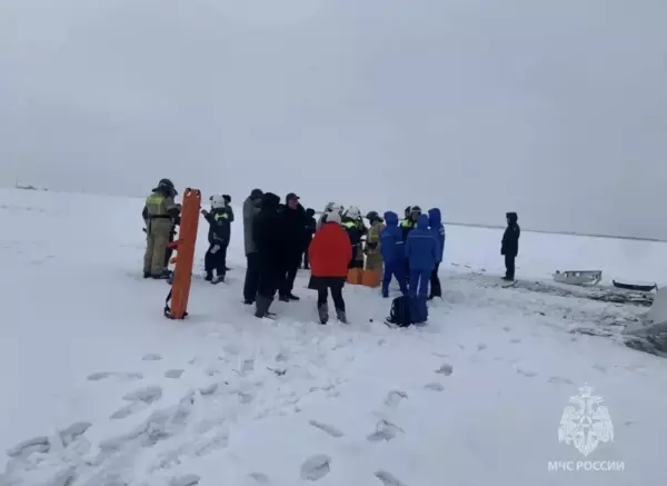 Фото к материалу: Три человека погибли при крушении учебного самолета в Орске