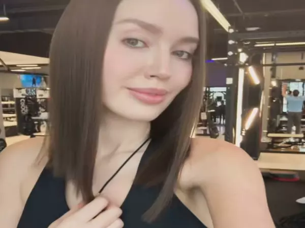 Фото к материалу: Анастасию Костенко обвинили в подражании Ольге Бузовой из-за новой прически