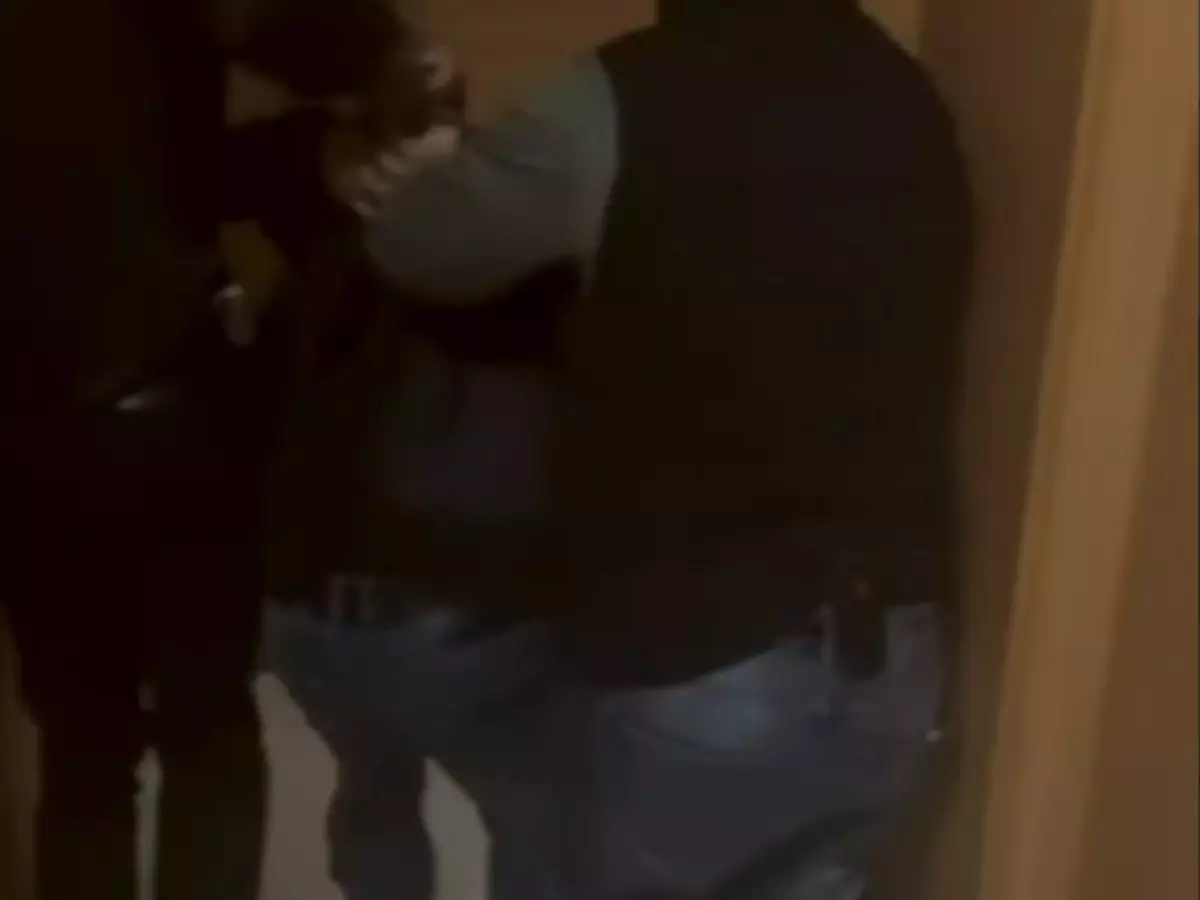 В Ростове на улице ограбили школьницу