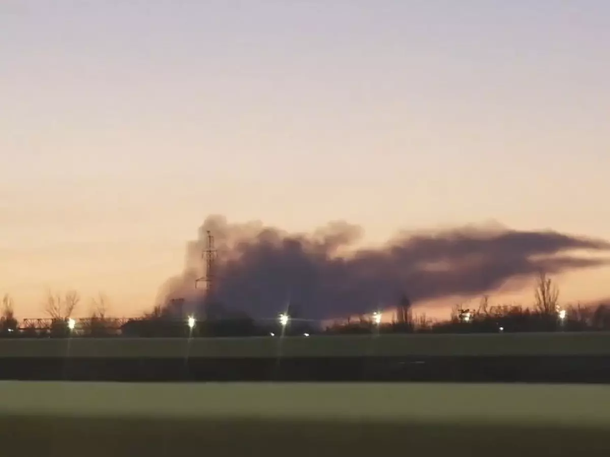 В Цимлянском районе полыхает крупный ландшафтный пожар