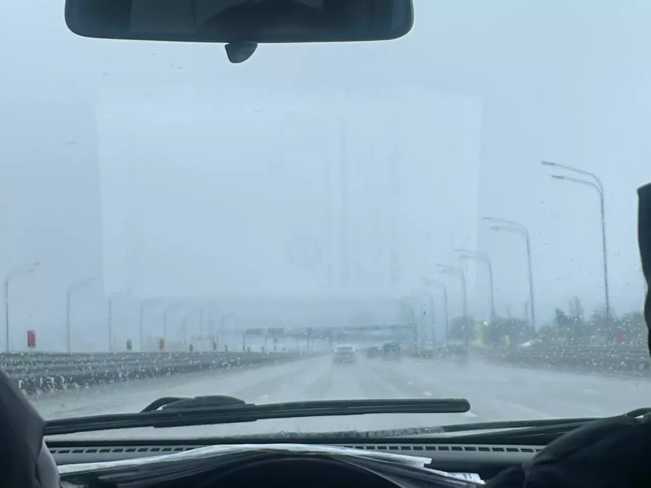 О дожде на дорогах предупредили автомобилистов Ростовской области