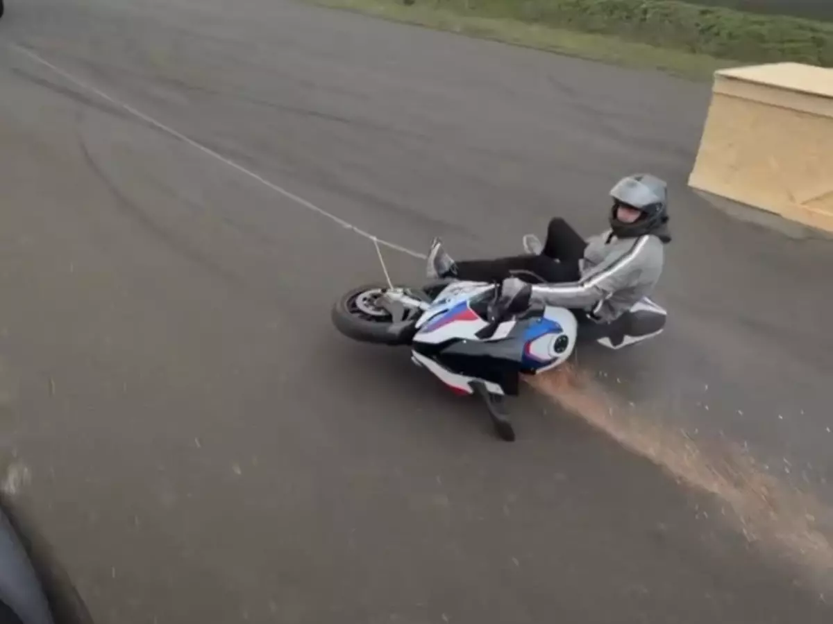 Ростовский каскадер Евгений Чеботарев в хлам разнес мотоцикл