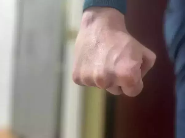 Двое подростков в Батайске унизили и избили 17-летнего парня