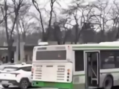 Городской автобус сбил 81-летнюю женщину в районе ЦГБ в Ростове