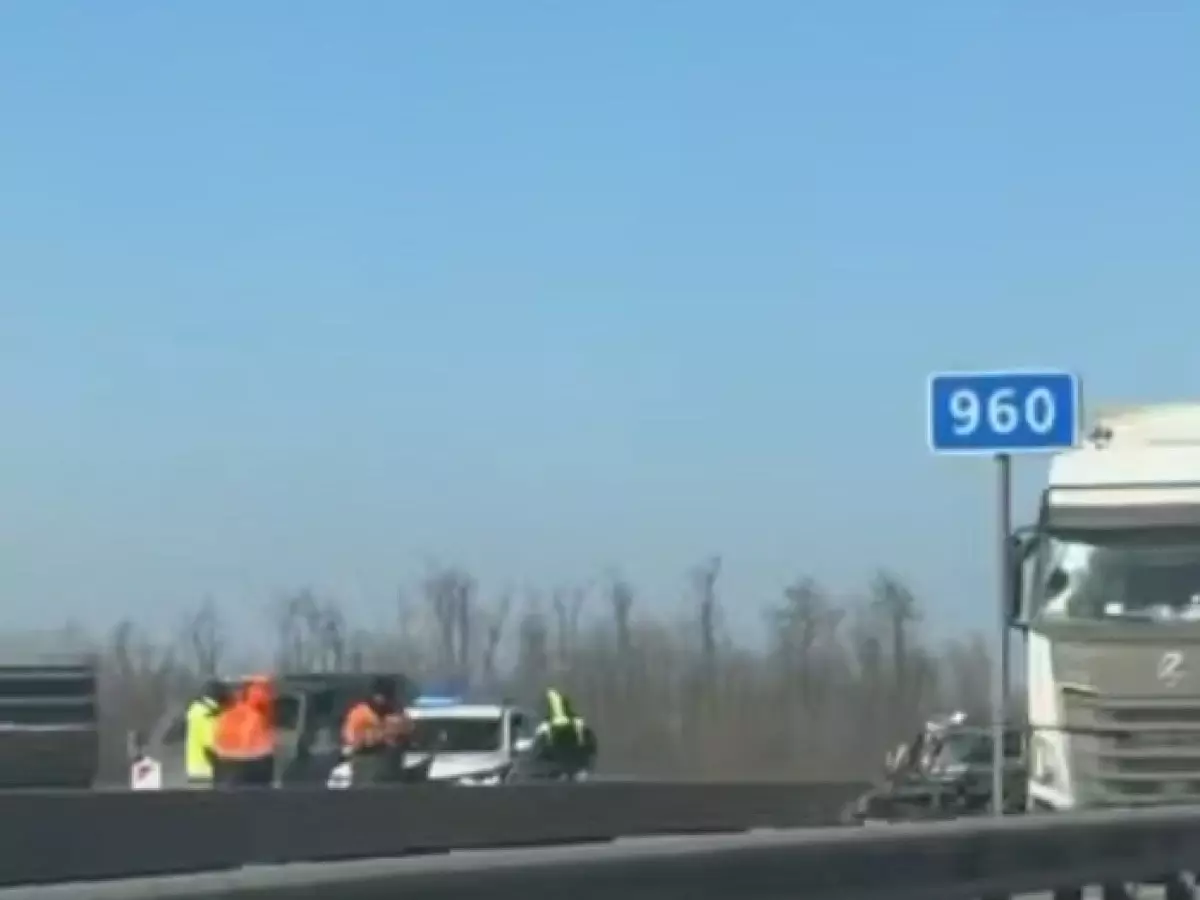 Из-за ДТП на трассе в Красносулинском районе водители стали в адскую пробку 