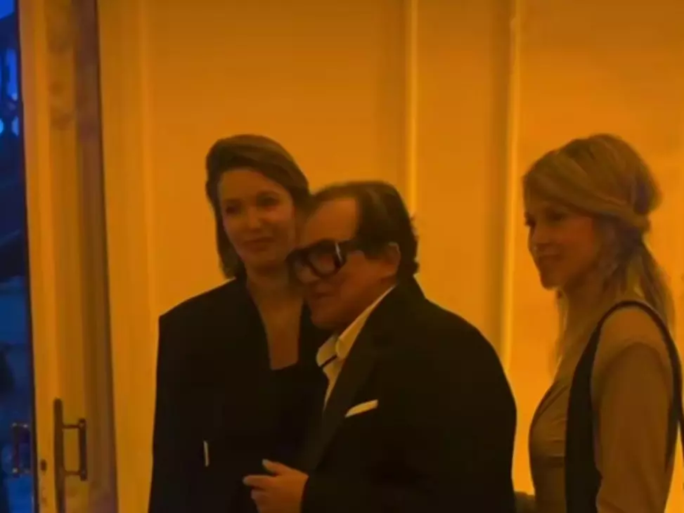 Разведенный Дмитрий Дибров был замечен в компании эффектных блондинки и брюнетки