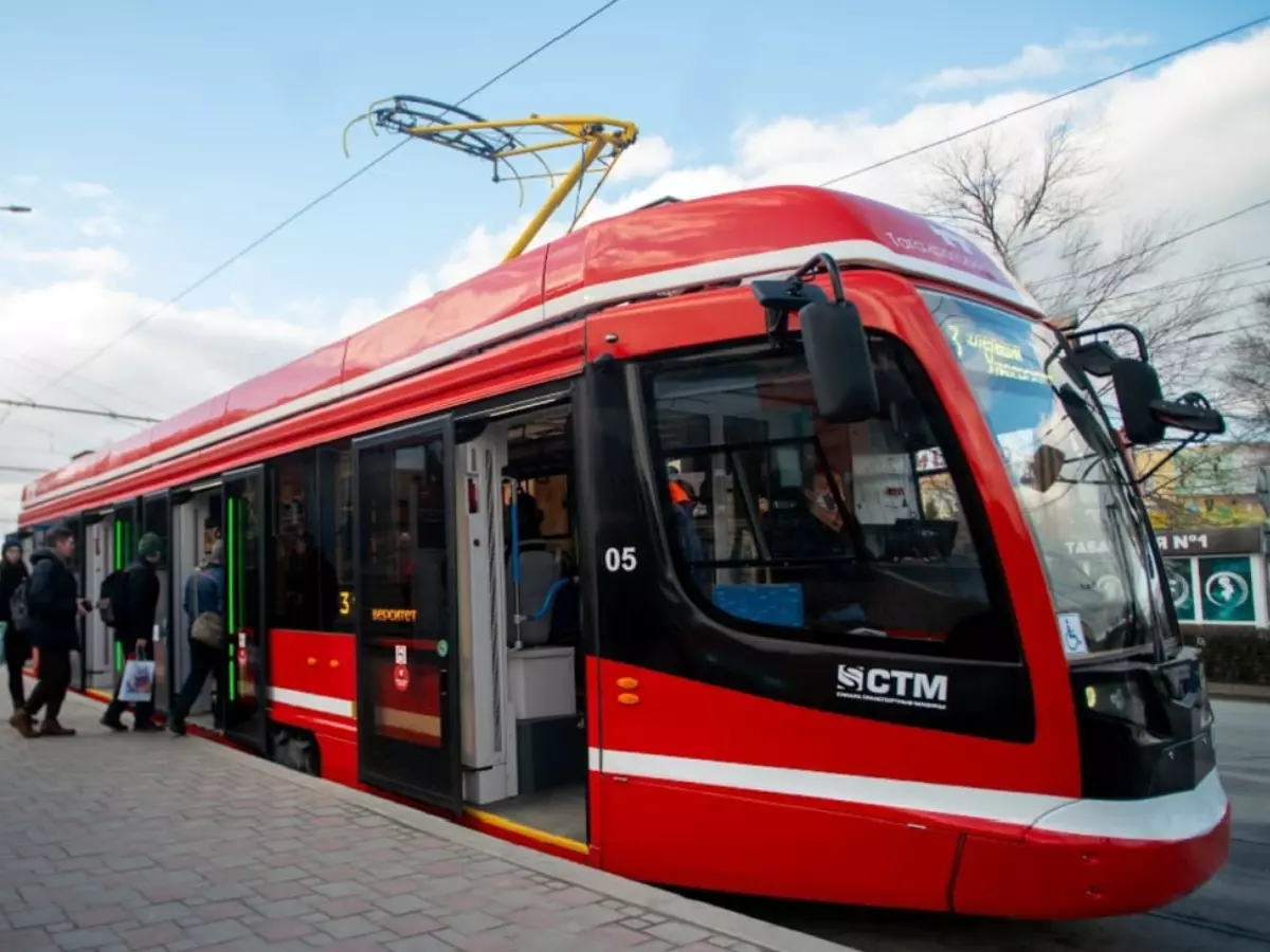 В Таганроге приостановили движение трамваем из-за объявления воздушной тревоги