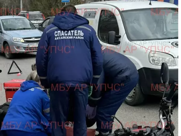 Фото к материалу: В Аксае мотоциклист столкнулся с иномаркой и попал в больницу 