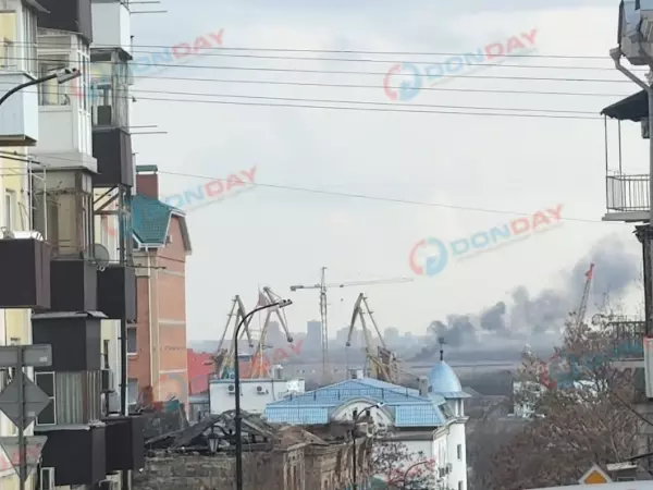 Фото к материалу: Второй день между Батайском и Ростовым полыхает пожар