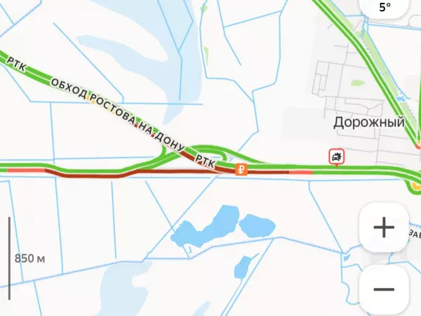 Фото к материалу: Из-за сгоревшей фуры на М-4 «Дон» в Ростовской области собралась пробка в пять километров