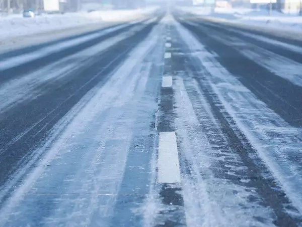 Фото к материалу: Водителей Ростовской области предупредили о снегопаде на трассе М-4 «Дон»