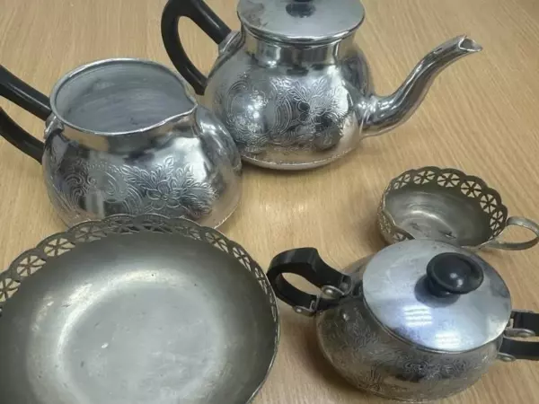 Фото к материалу: В Шахтах мужчину отправили в СИЗО за кражу металлической посуды